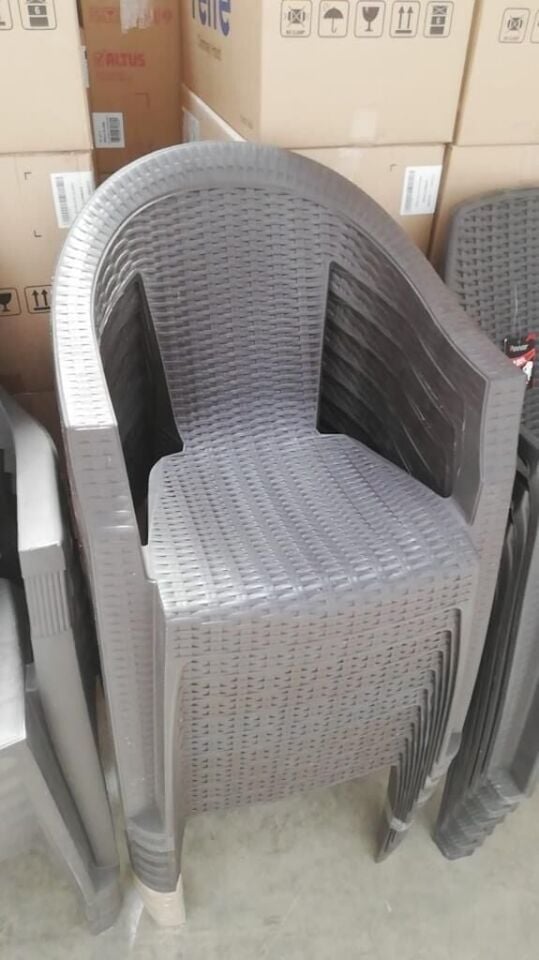 SEÇİL COCO KOLLU PLASTİK SANDALYE